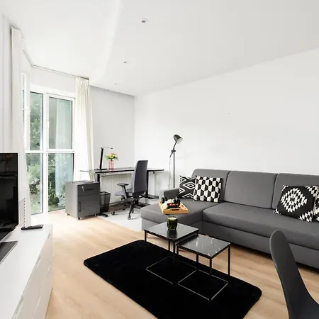 Cozy Black & White In Center With Free Garage By Renters Apartment Poznan