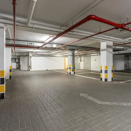 Cozy Black & White In Center With Free Garage By Renters * Poznań